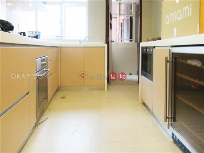 Stylish 4 bedroom on high floor with terrace & parking | Rental | Dynasty Court 帝景園 Rental Listings