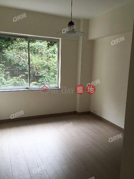 United Mansion | 3 bedroom Mid Floor Flat for Sale | United Mansion 騰黃閣 Sales Listings