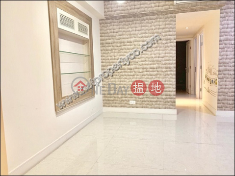 Large flat with balcony for lease in Lohas Park | Irises (Tower 10 - R Wing) Phase 2C La Splendeur Lohas Park 日出康城 2期C 領凱 10座 (右翼) _0