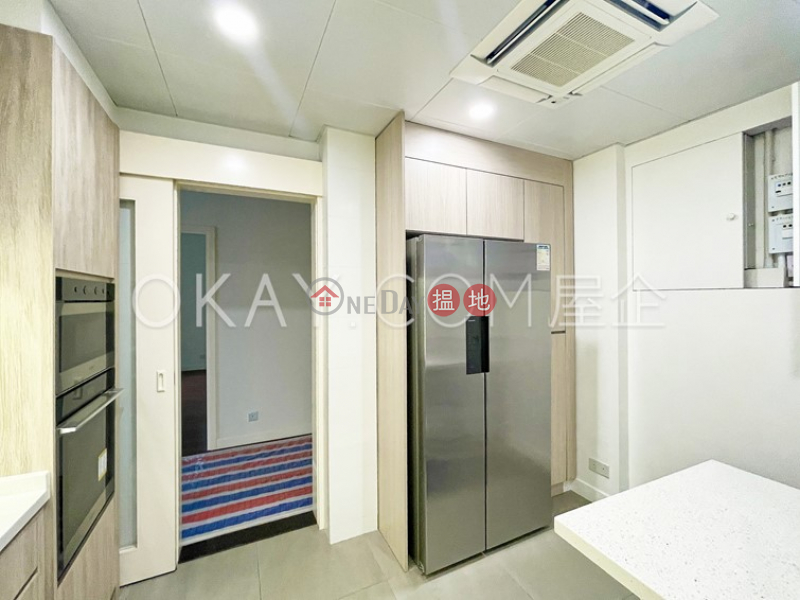 HK$ 60,000/ month View Mansion Central District, Exquisite 3 bed on high floor with balcony & parking | Rental