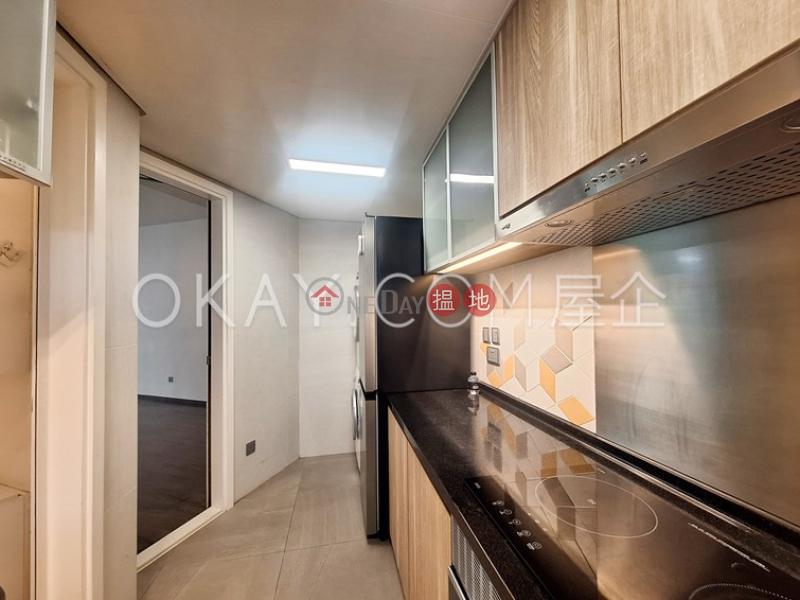 HK$ 21M, C.C. Lodge, Wan Chai District Stylish 3 bedroom on high floor with rooftop | For Sale