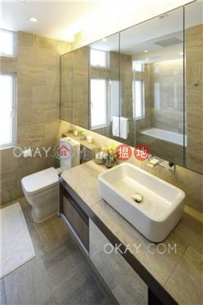 HK$ 49M Cypresswaver Villas Southern District | Beautiful house with rooftop & parking | For Sale