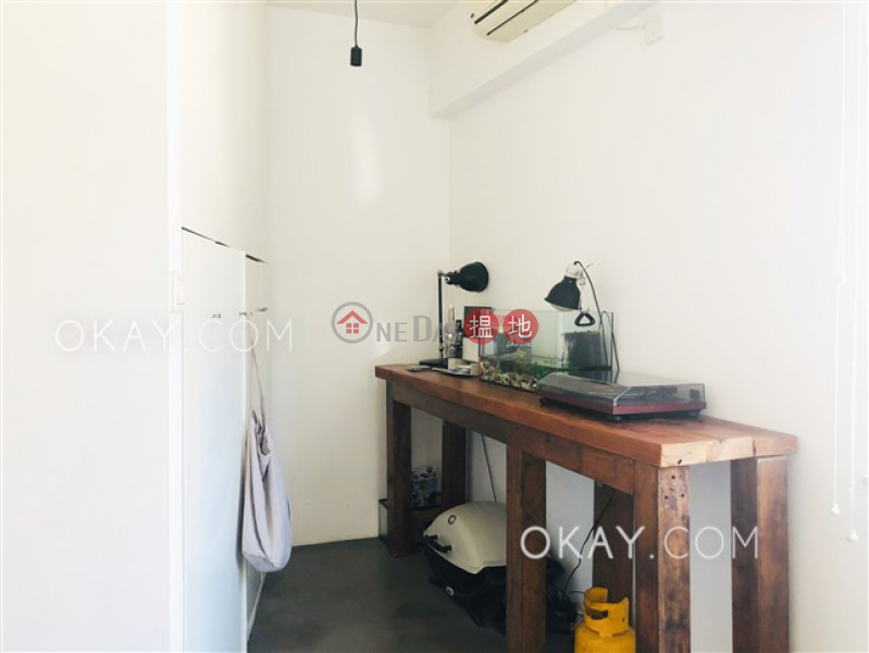 HK$ 27,000/ month | Orlins Court Western District Practical 1 bedroom on high floor | Rental