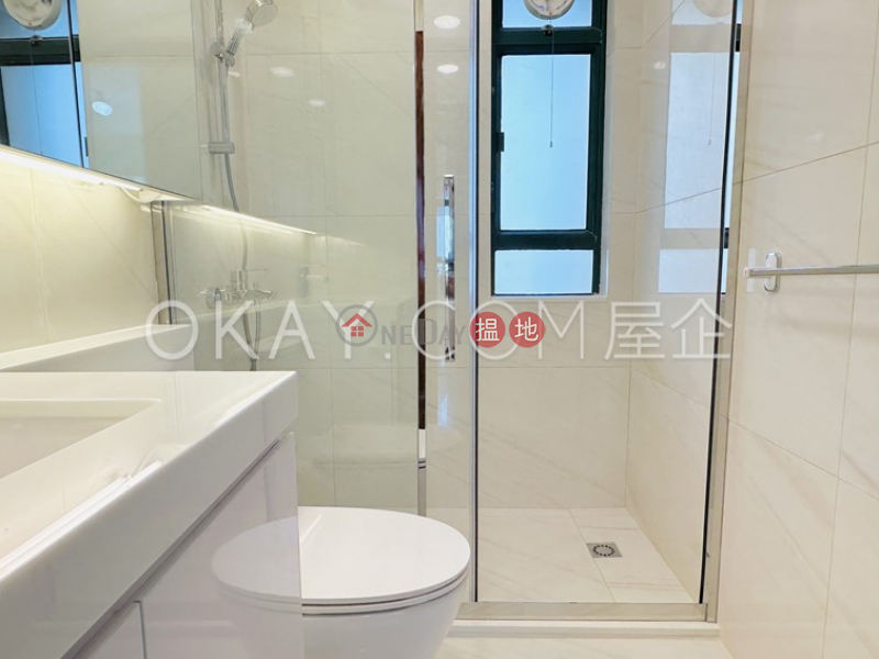 Tasteful 2 bedroom in Mid-levels Central | Rental | Hillsborough Court 曉峰閣 Rental Listings