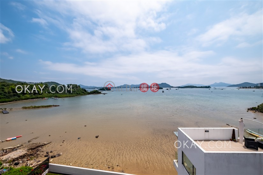 Luxurious house with rooftop & parking | For Sale | Tai Wan Tsuen 大環村 Sales Listings