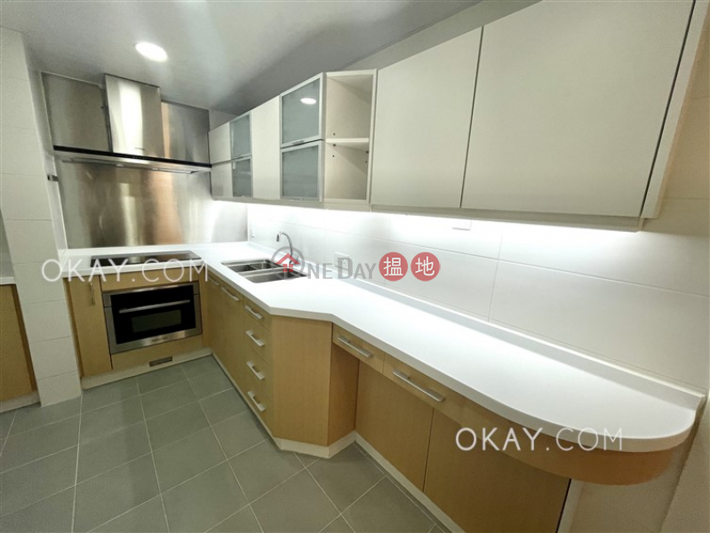 HK$ 48M Convention Plaza Apartments, Wan Chai District Rare 3 bedroom with harbour views | For Sale