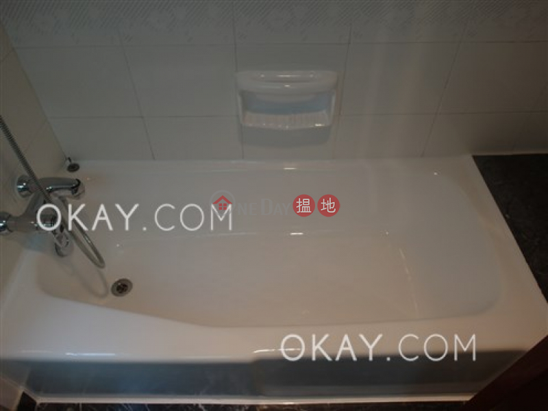 HK$ 80,000/ month | Dynasty Court, Central District | Lovely 3 bedroom with parking | Rental