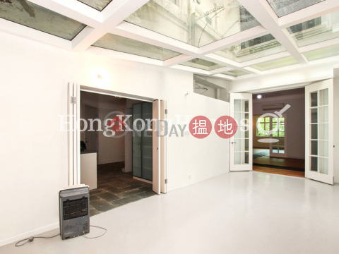 3 Bedroom Family Unit for Rent at 51-53 Blue Pool Road | 51-53 Blue Pool Road 藍塘道51-53號 _0