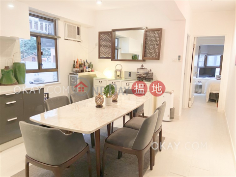 Popular 2 bedroom in Mid-levels West | For Sale | Corona Tower 嘉景臺 _0