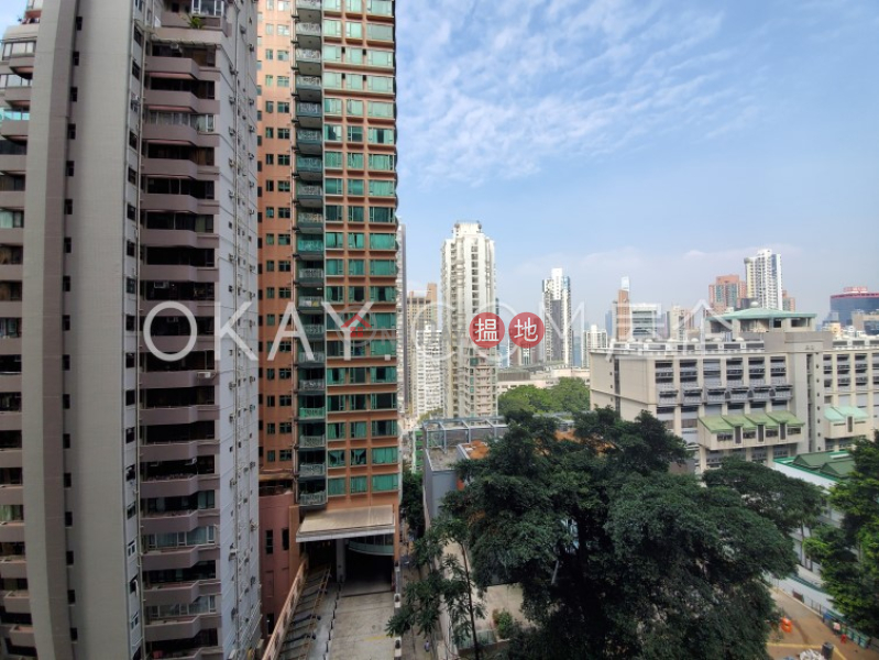 3房2廁,實用率高,露台金麗閣出售單位|金麗閣(Kingsland Court)出售樓盤 (OKAY-S34958)