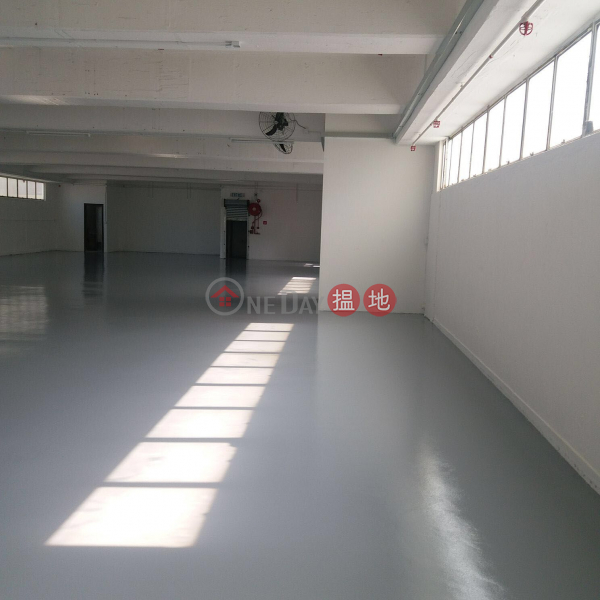 Property Search Hong Kong | OneDay | Industrial, Rental Listings, Tsuen Wan Cheung Hing Shing Centre: Large area warehouse for leasing, well-decorated