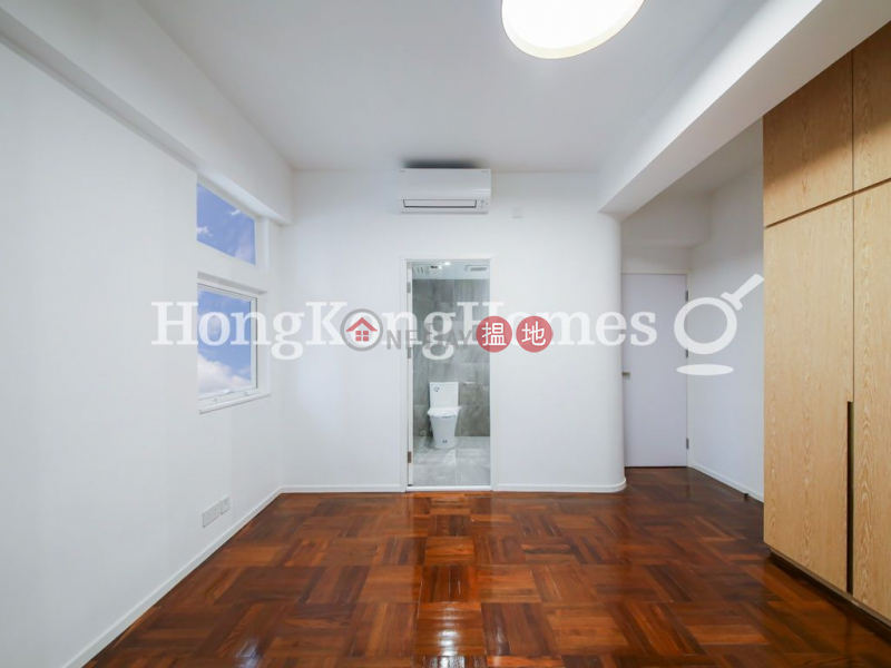 HK$ 45,000/ month | Golden Court | Western District, 3 Bedroom Family Unit for Rent at Golden Court