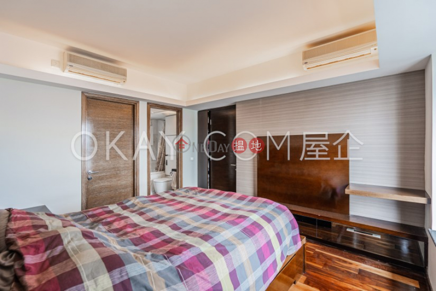 HK$ 25M, Centrestage, Central District | Charming 2 bedroom on high floor with balcony | For Sale