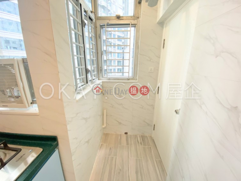 HK$ 9.5M | Sussex Court, Western District Charming 2 bedroom in Mid-levels West | For Sale