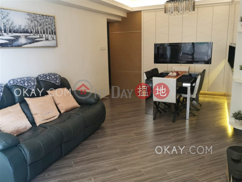 Nicely kept 2 bedroom with parking | Rental | Ho King View 豪景 _0