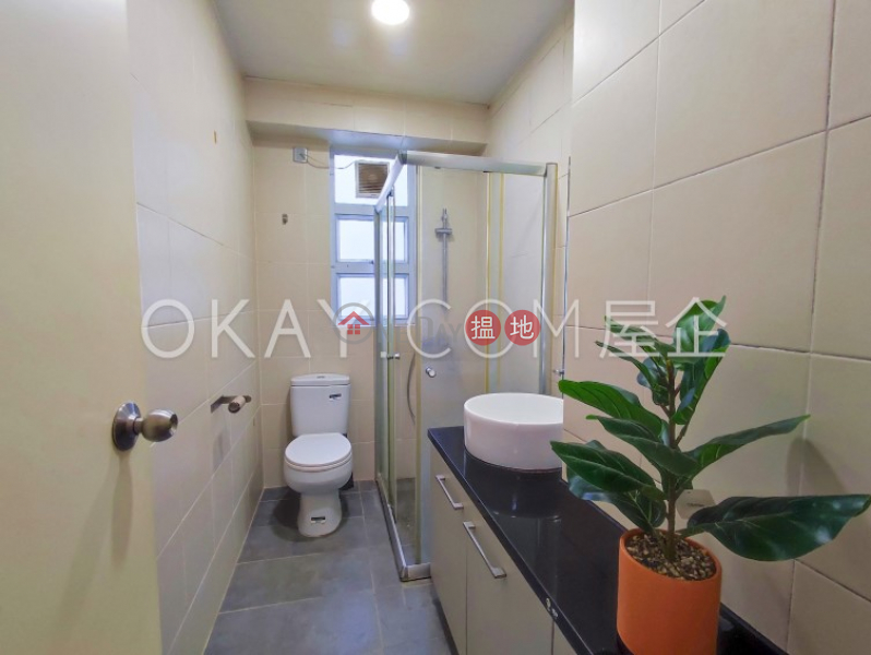HK$ 27,500/ month, Bonanza Court | Western District, Charming 3 bedroom in Mid-levels West | Rental