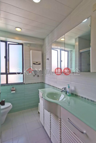 Gorgeous 3 bedroom on high floor with parking | For Sale | Sunpeace Court 日和閣 Sales Listings