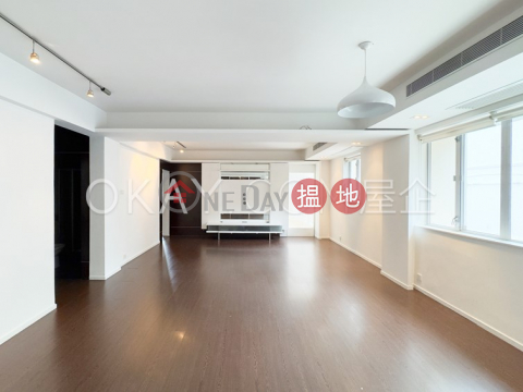 Stylish 2 bedroom on high floor with balcony & parking | Rental | Wah Sen Court 華星大廈 _0