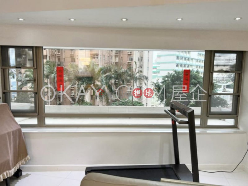 Rare 3 bedroom with parking | For Sale, Hilltop Mansion 峰景大廈 Sales Listings | Eastern District (OKAY-S56124)