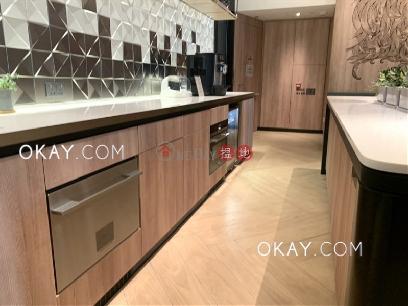 HK$ 52,000/ month, On Fung Building, Western District, Efficient 3 bedroom on high floor with balcony | Rental