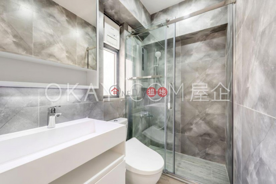 2房1廁,實用率高,極高層新景樓出租單位576-584皇后大道西 | 西區香港-出租HK$ 25,500/ 月