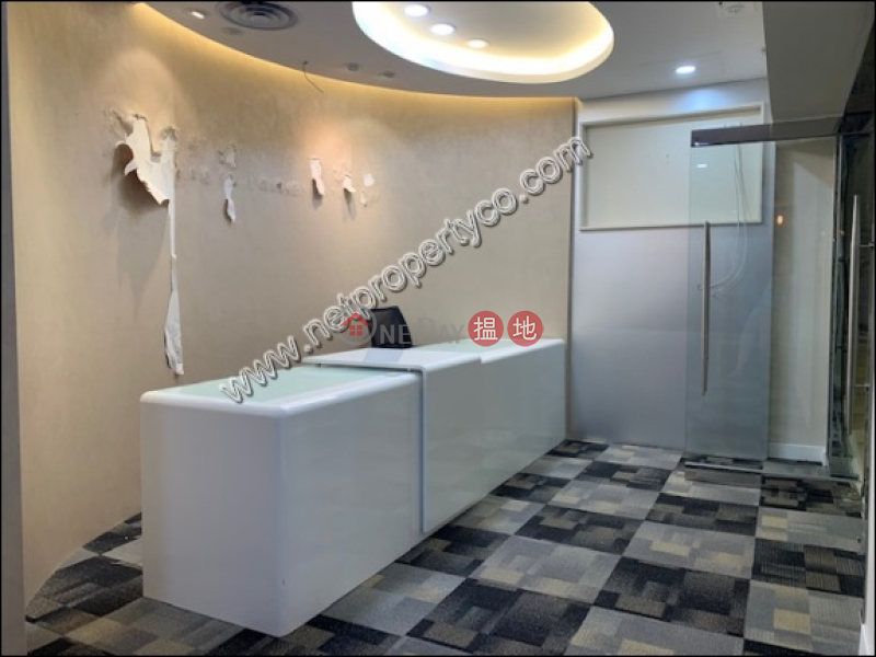 HK$ 90,000/ month | China Resources Building | Wan Chai District, Wall Street furnished office