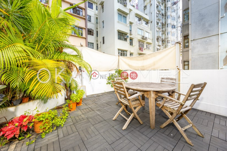 Intimate 1 bedroom on high floor with rooftop | Rental | Tung Yuen Building 東源樓 Rental Listings
