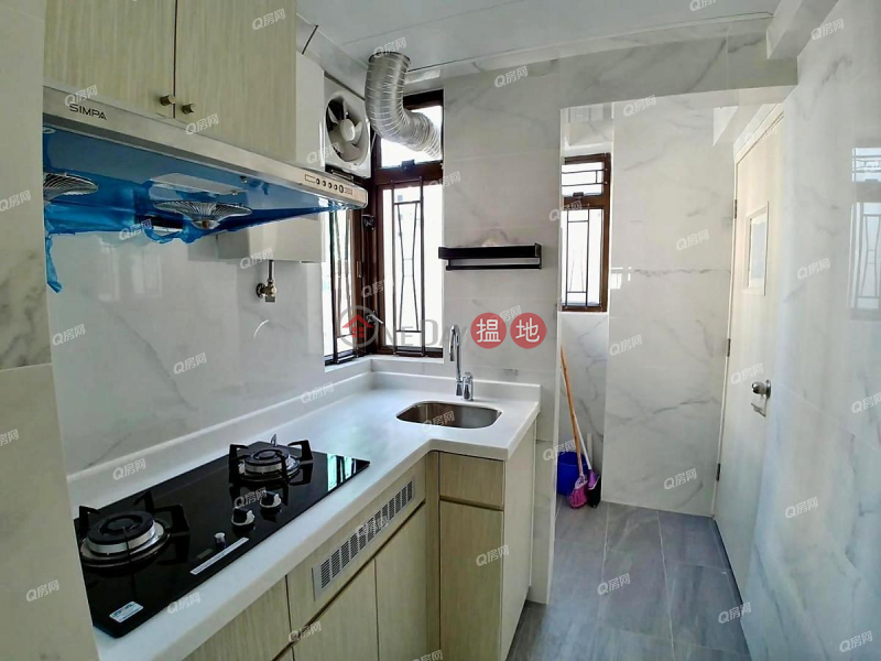 Property Search Hong Kong | OneDay | Residential Rental Listings Kin On Building | 2 bedroom Mid Floor Flat for Rent