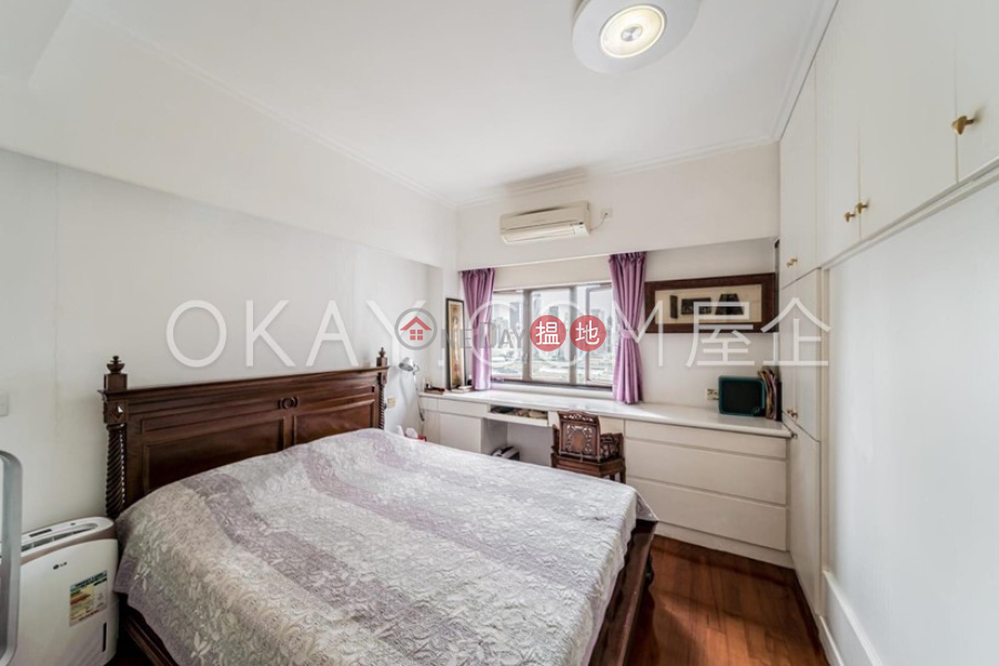 Charming 2 bedroom on high floor | For Sale | Paramount Mansion 萬壽大廈 Sales Listings