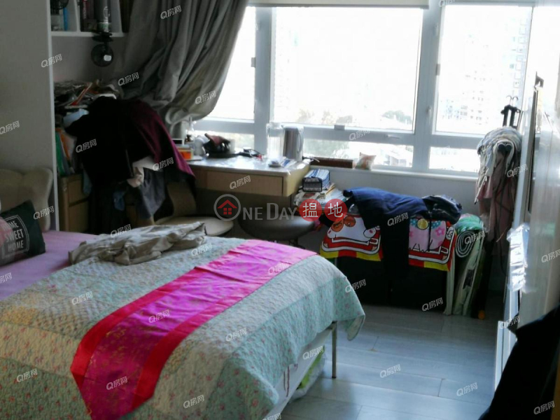 HK$ 27M | Park Garden, Wan Chai District | Park Garden | 3 bedroom Mid Floor Flat for Sale