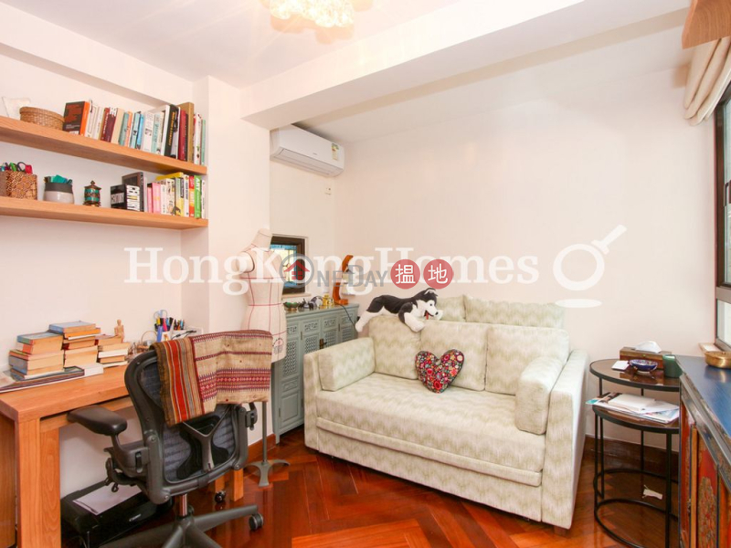 3 Bedroom Family Unit for Rent at Block 1 Phoenix Court 39 Kennedy Road | Wan Chai District | Hong Kong Rental HK$ 52,000/ month