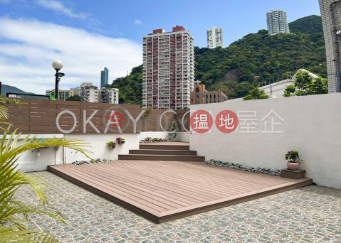 Efficient 3 bedroom on high floor with rooftop | For Sale | Block 5 Phoenix Court 鳳凰閣 5座 _0