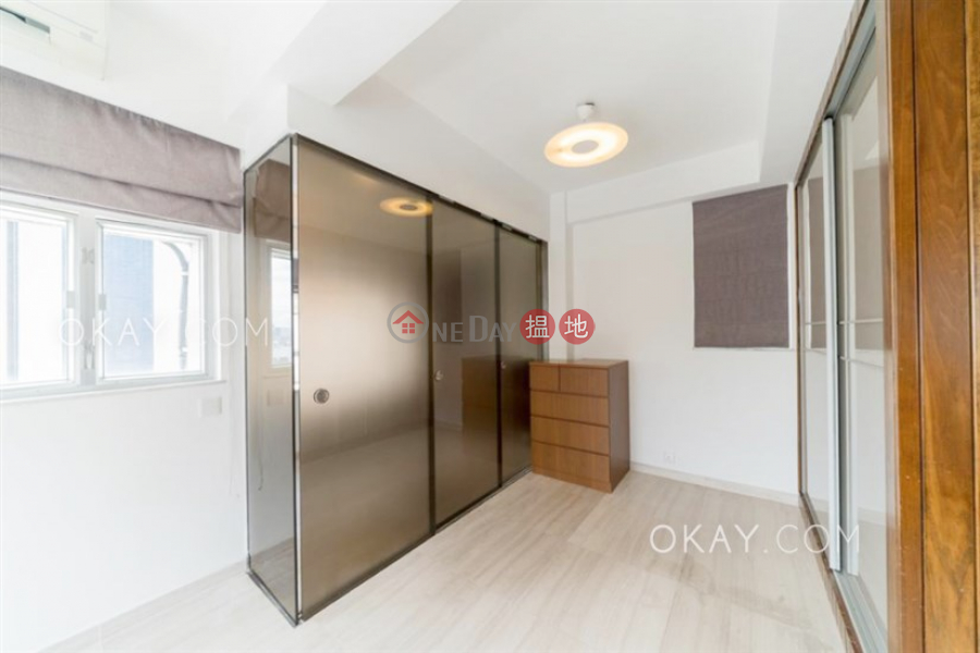 HK$ 9.98M Lily Court, Wan Chai District | Unique 1 bed on high floor with harbour views & rooftop | For Sale