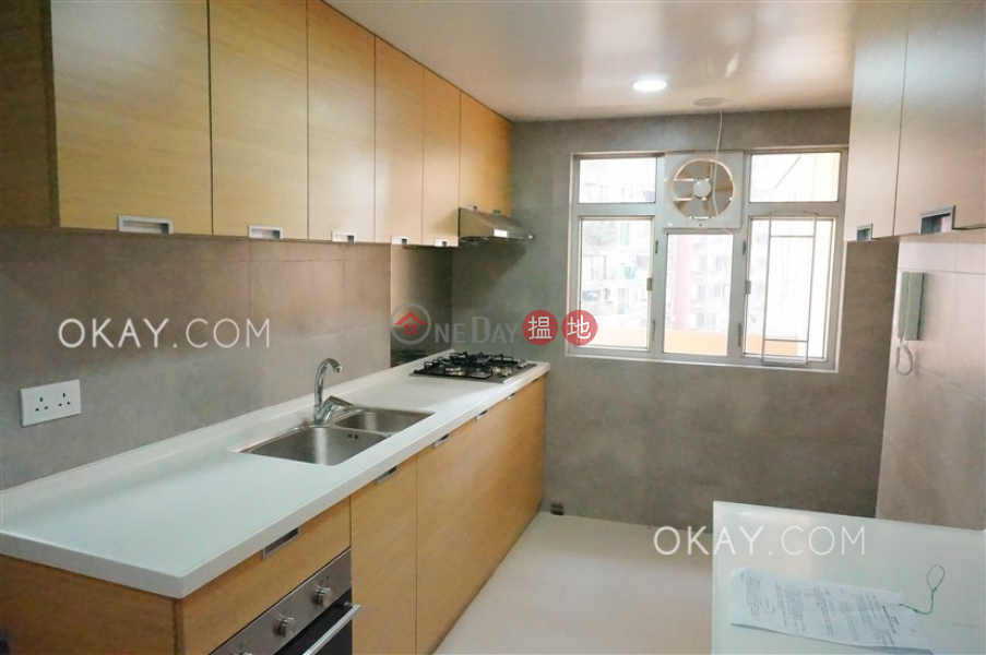 Lovely 3 bedroom with balcony | Rental, Hilltop Mansion 峰景大廈 Rental Listings | Eastern District (OKAY-R11723)
