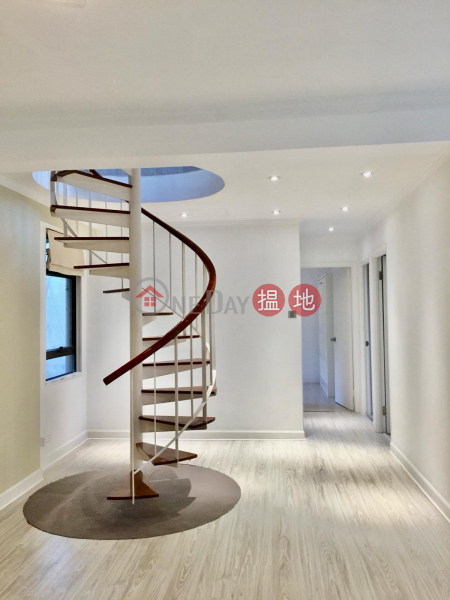 Sole Agent - Camelot Heights Top Floor Apartment With Rooftop Space 1132sf