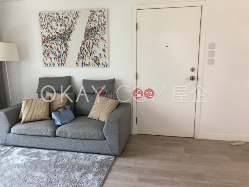 Popular 2 bedroom in Mid-levels West | For Sale | Peaksville 蔚巒閣 Sales Listings