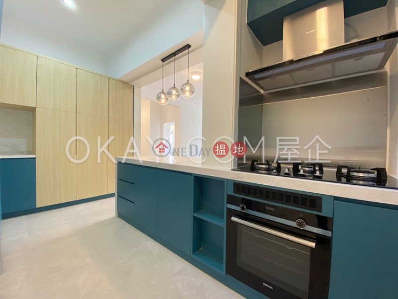 Efficient 3 bedroom with balcony & parking | Rental | 88A-88B Pok Fu Lam Road 薄扶林道88A-88B號 Rental Listings