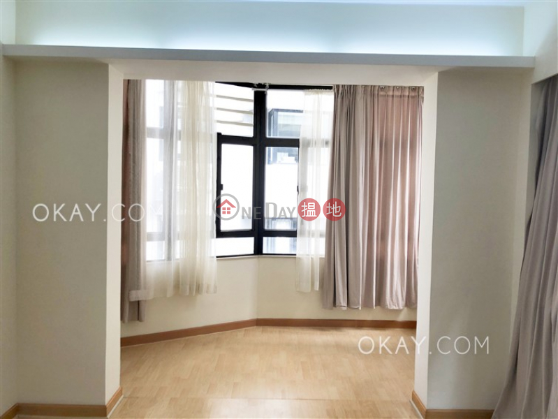 Unique 3 bedroom on high floor with balcony & parking | Rental | Happy Mansion 快樂大廈 Rental Listings