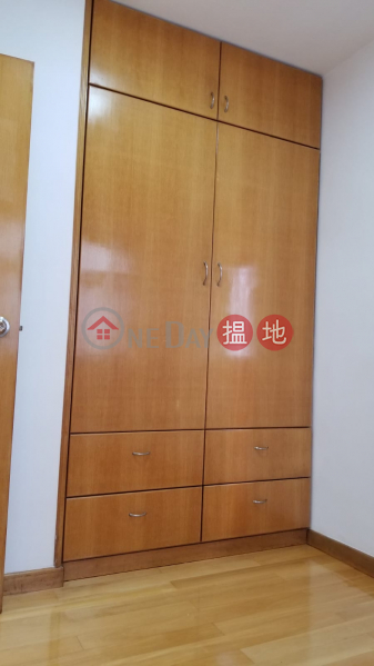 Nice decoration, Kwok Ga Building 國基大廈 Rental Listings | Western District (Agent-9475150237)