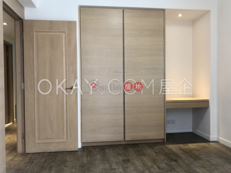 Elegant 3 bedroom with balcony | Rental, Hamilton Mansion 美登大廈 Rental Listings | Wan Chai District (OKAY-R369897)