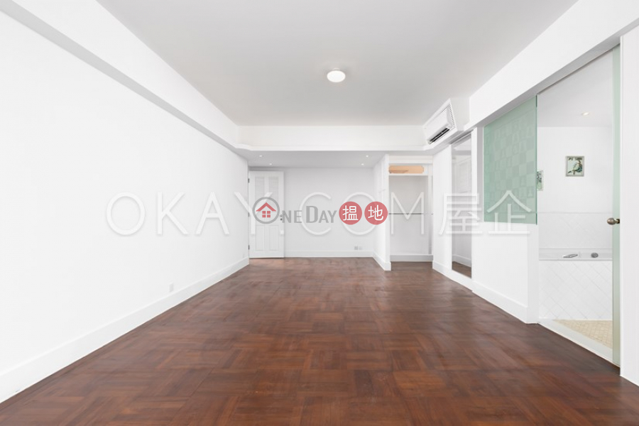 Efficient 4 bedroom on high floor with balcony | Rental | Pine Court Block A-F 翠峰園A-F座 Rental Listings