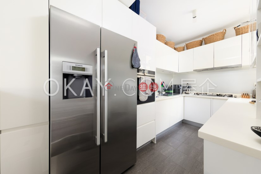 HK$ 13M, Discovery Bay, Phase 4 Peninsula Vl Capeland, Haven Court, Lantau Island | Elegant 4 bedroom on high floor with sea views | For Sale