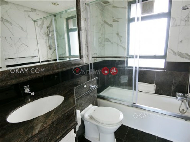 Rare 3 bedroom on high floor with parking | Rental | Hillsborough Court 曉峰閣 Rental Listings