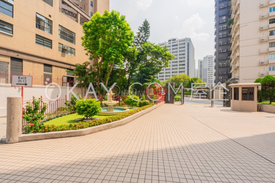 HK$ 65,000/ month | The Dahfuldy, Kowloon City | Tasteful 3 bedroom with balcony | Rental