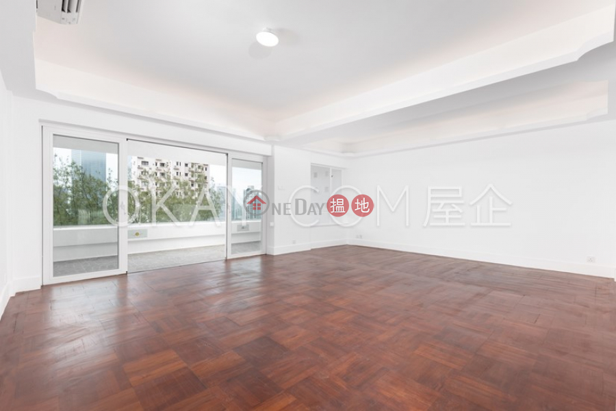 Efficient 4 bedroom on high floor with balcony | Rental | Pine Court Block A-F 翠峰園A-F座 Rental Listings