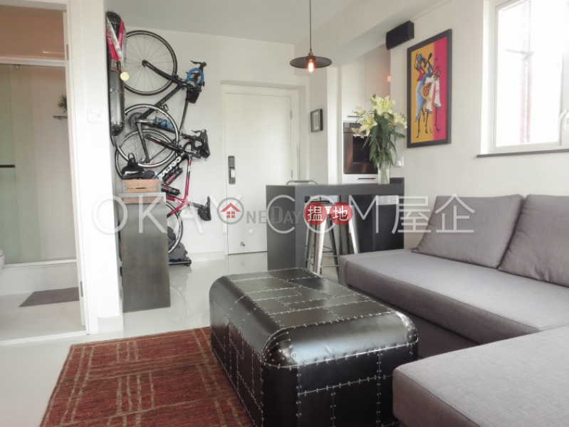 HK$ 8.88M | Parksdale, Western District, Generous 1 bedroom on high floor with sea views | For Sale