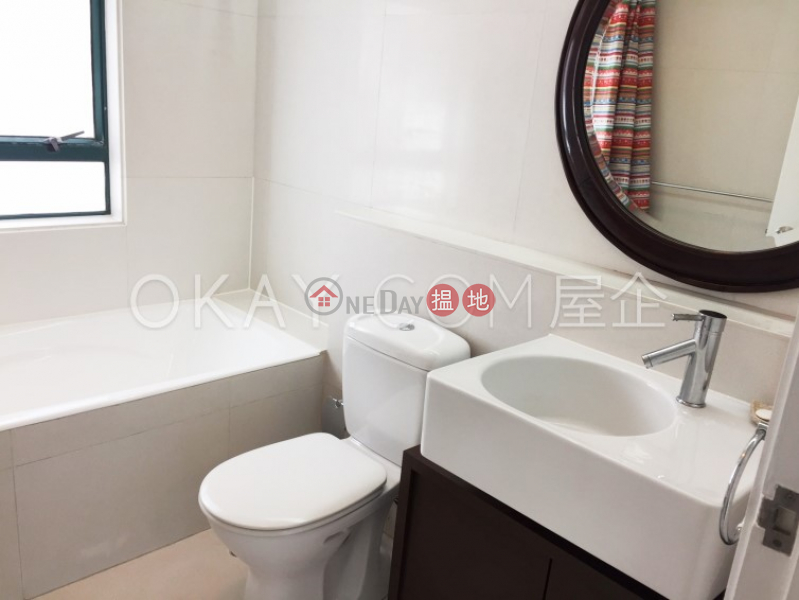 HK$ 65,000/ month Hillsborough Court | Central District, Efficient 3 bedroom on high floor | Rental