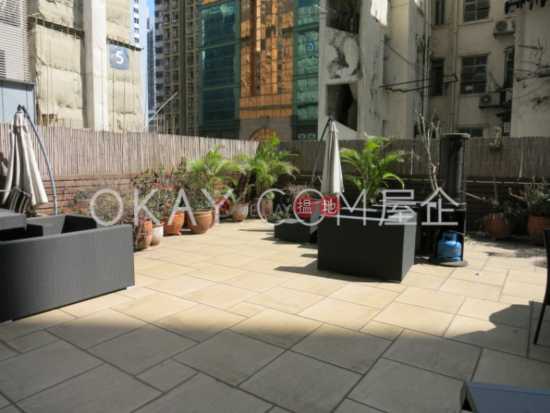 Intimate studio with terrace | For Sale, Fung Shing Building 豐盛大廈 Sales Listings | Western District (OKAY-S67476)