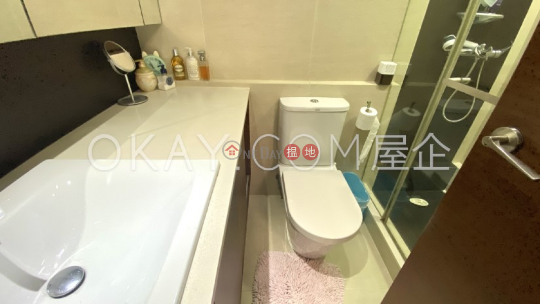 HK$ 40,000/ month Riviera Mansion, Wan Chai District Stylish 3 bedroom with terrace & balcony | Rental