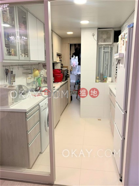 Gorgeous 3 bedroom with parking | For Sale | Coral Court Block B-C 珊瑚閣 B-C座 Sales Listings